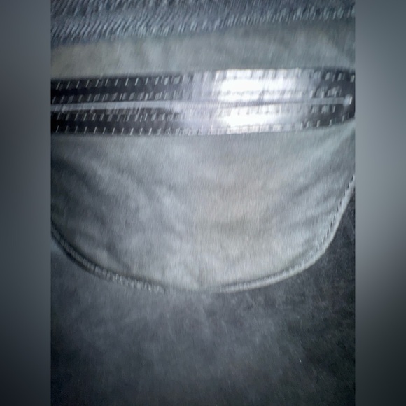 Louis Vuitton Black Epi Speedy 35 - Picture 12 of 17